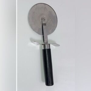 The Pampered Chef Stainless Steel Pizza Cutter